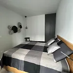 Apartament Corner House *