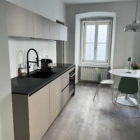 Central Corner House * Triest